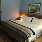 Los Nobles Hostal de Bosque