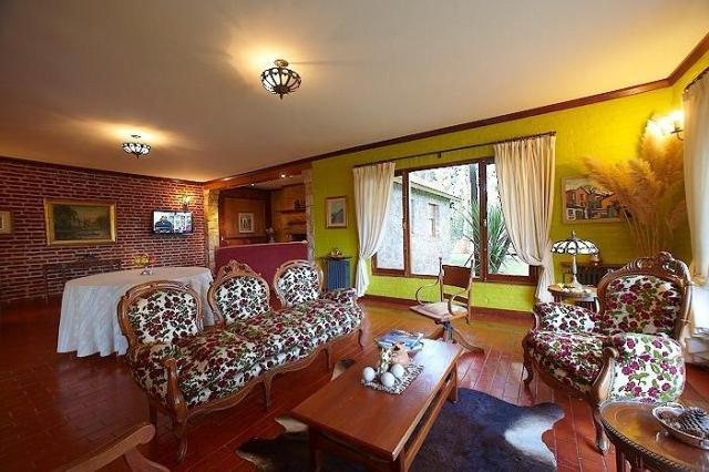 Inn Nobles De Bosque